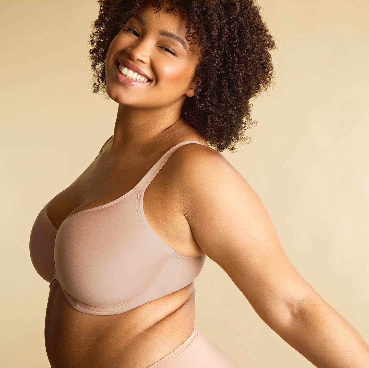 Elegance moulded spacer bra