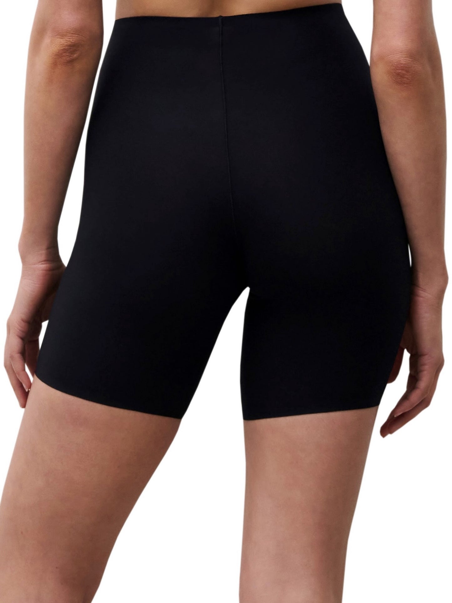 Soft Stretch mid-thigh short