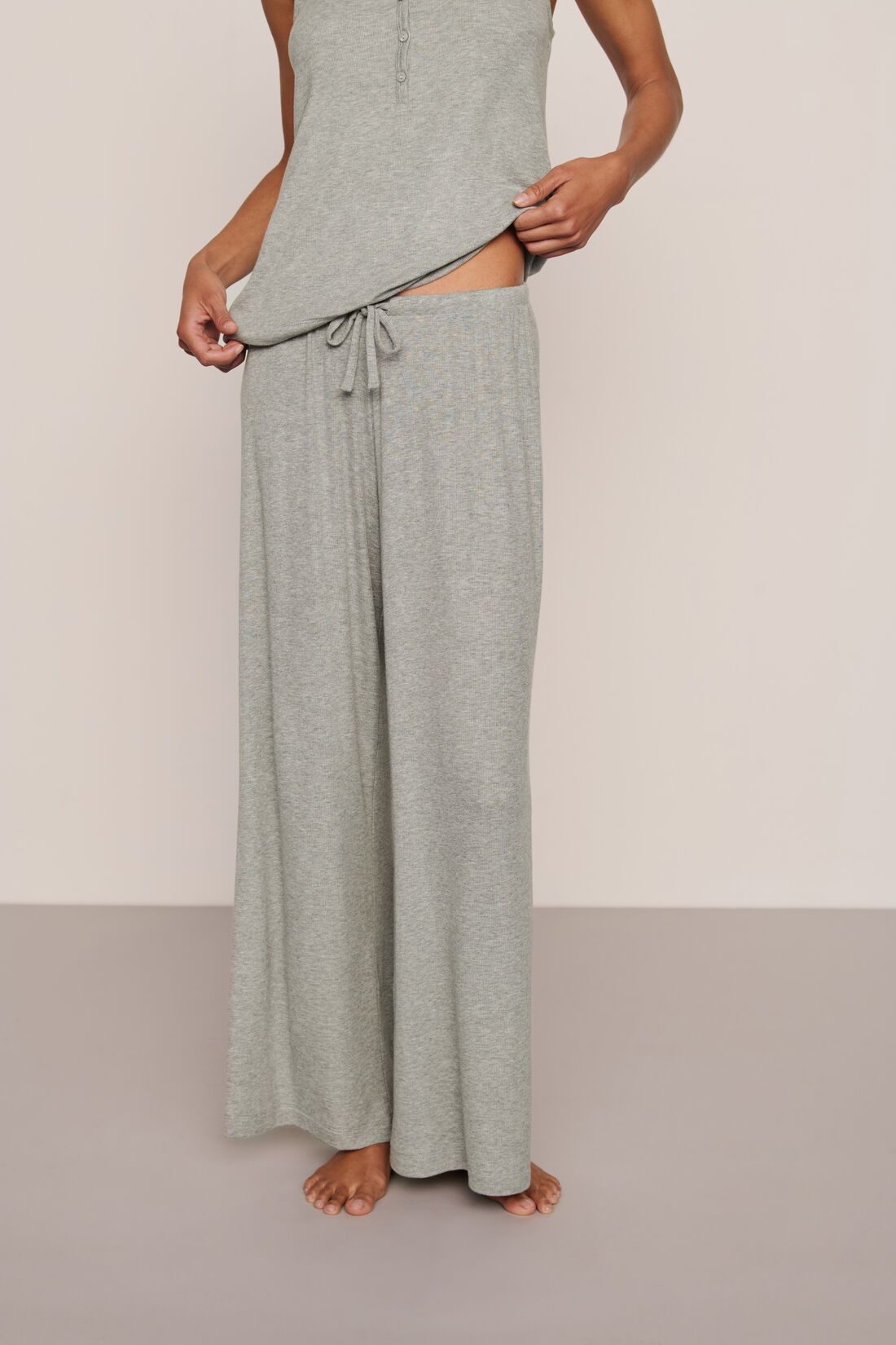 Dream Rib v-neck tank