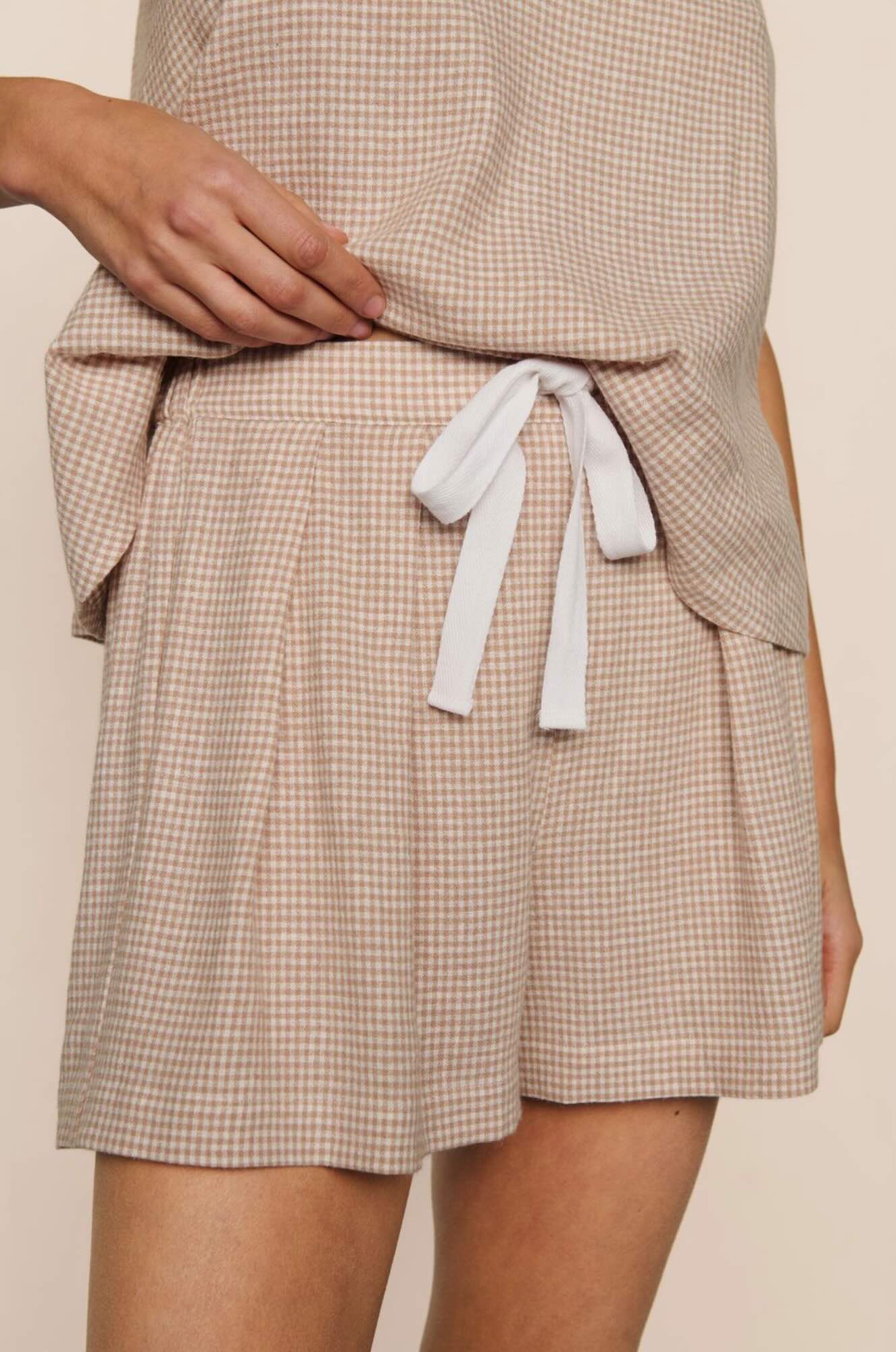Linen blend relaxed short