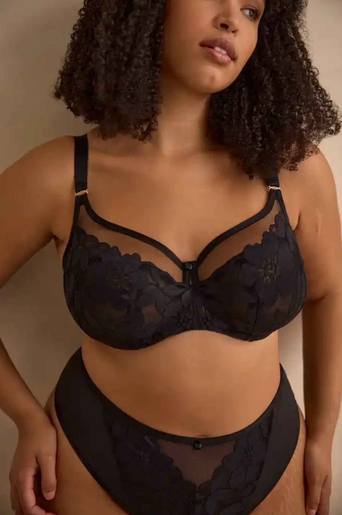 Flora full cup bra
