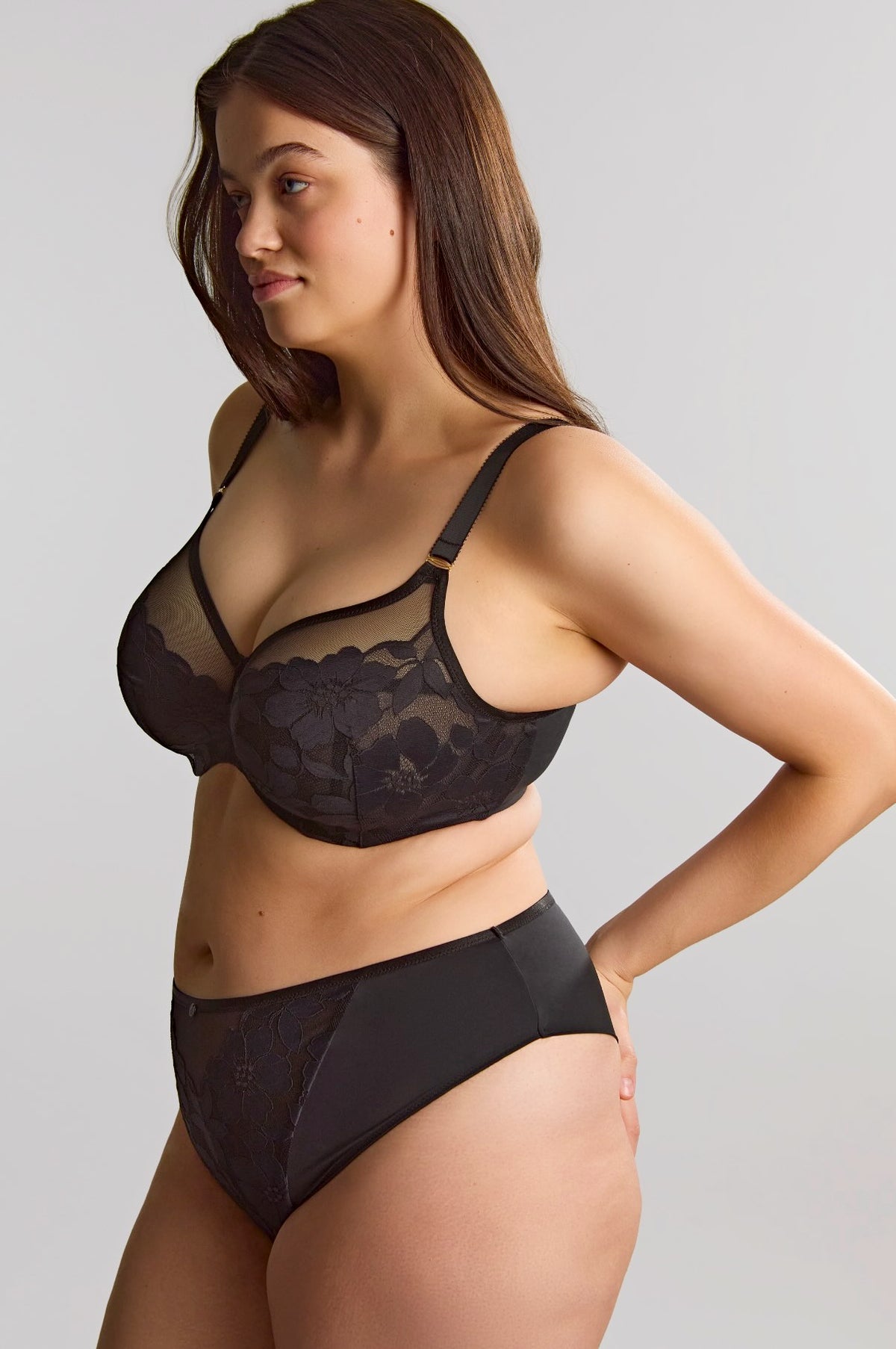 Flora full cup bra
