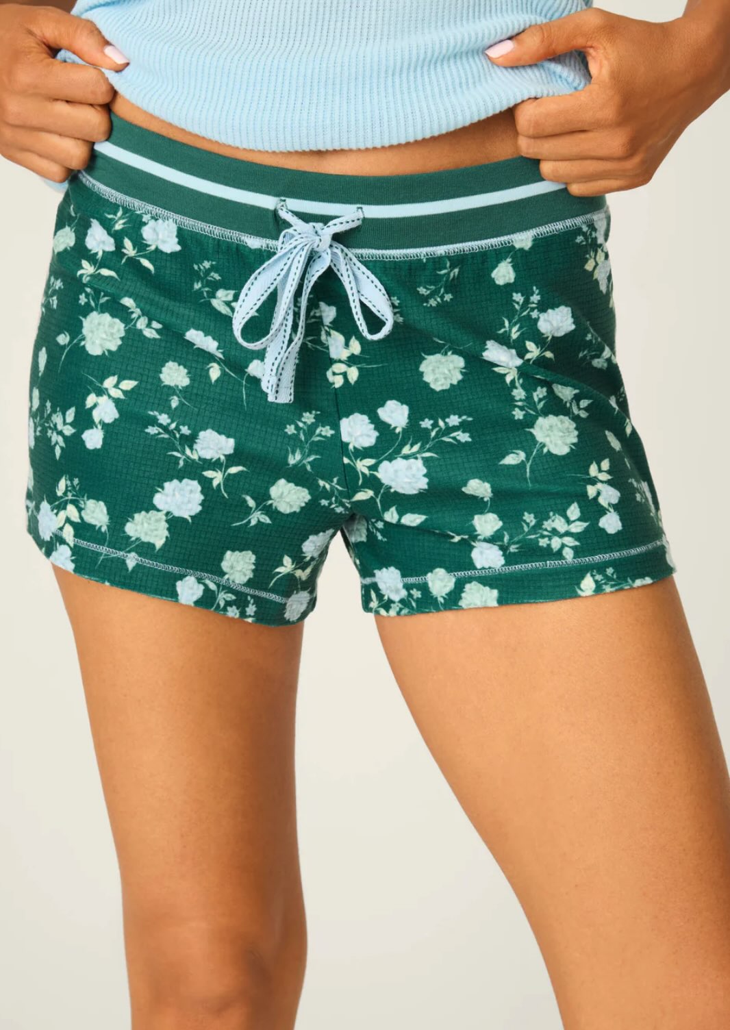 Winter Wonderland floral short